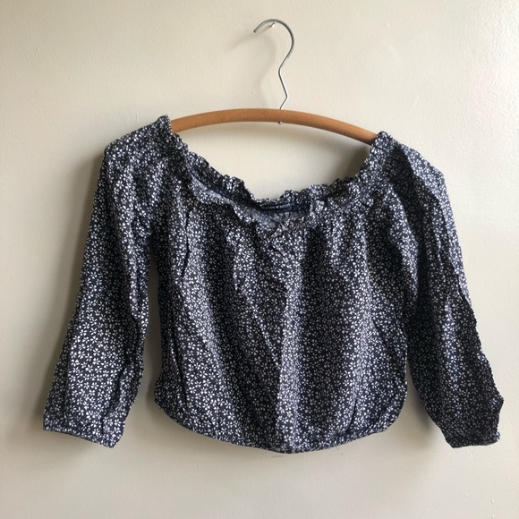 Brandy Melville Maura Black and white floral off the shoulder cropped top - Picture 3 of 6